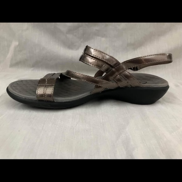 women’s size 8 Clark’s Privo metallic finish sandal Velcro tie - Picture 2 of 10
